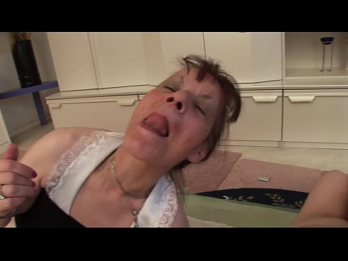 ❤️ Deux grands-mères et un grand-père font une partie à trois ❤️ Super sexe at fr.vanalize.ru