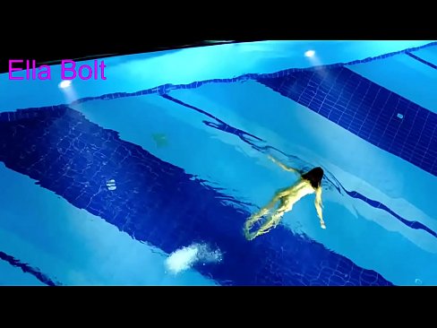 ❤️ Je ne peux pas m'arrêter de regarder, jeune blonde prise en train de nager nue dans la piscine de la station ELLA BOLT. ❤️ Super sexe at fr.vanalize.ru